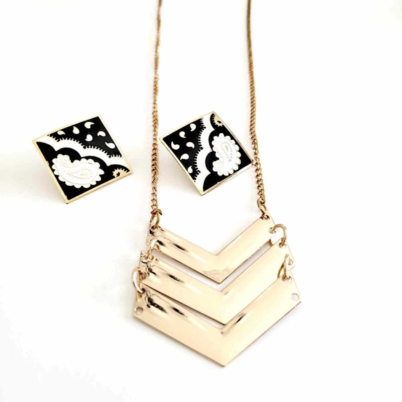 Vintage Gold Tone Chevron Necklace & Earrings Set - Picture 1 of 6